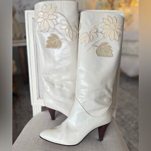 Leather Retro white boot Italy made vintage leather shoes rare embroidered boot
